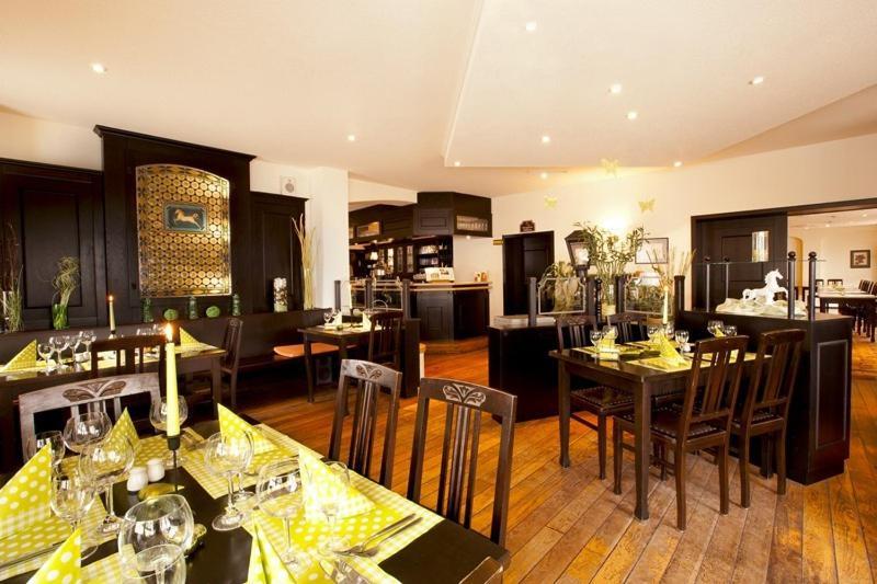 Elsterwerda Hotel Weisses Ross מראה חיצוני תמונה